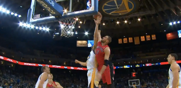 Jonas-Valanciunas-Dunks-on-Andrew-Bogut