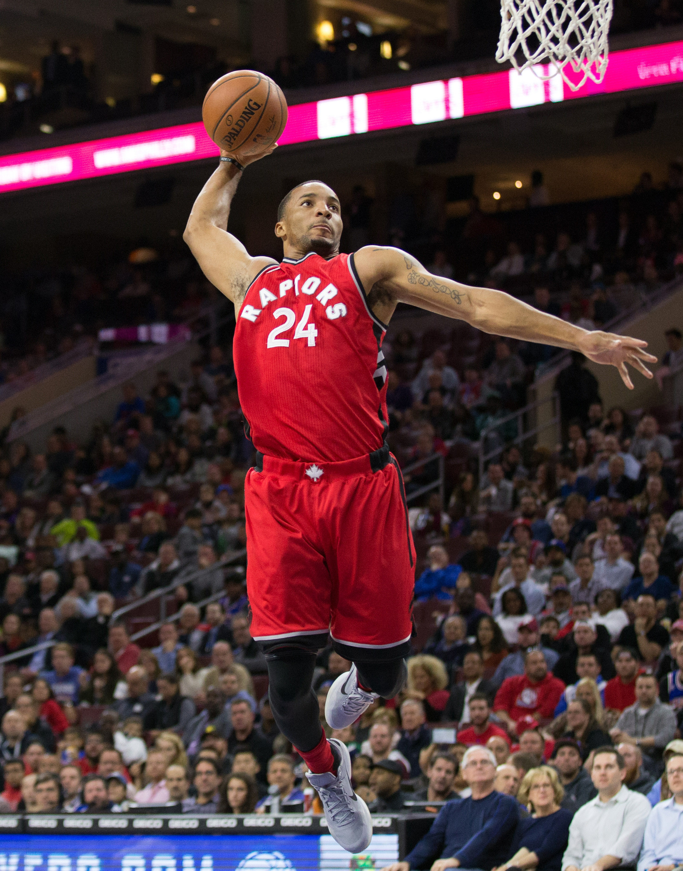 DeMar DeRozan Dunks on UCLA 