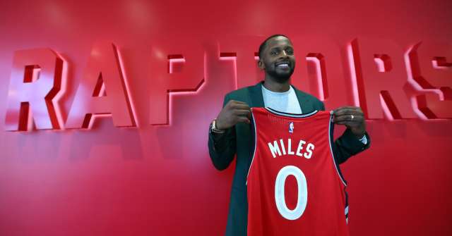 cj miles raptors jersey