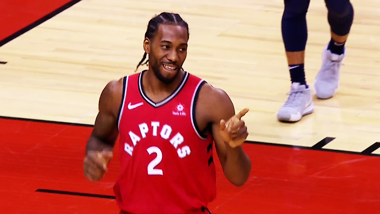 Nick Nurse explains how Kawhi Leonard uses his huge hands to drain  impossible shots - Basketball Network - Your daily dose of basketball