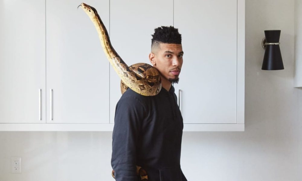 PHOTOGRAPH BY DEREK SHAPTON